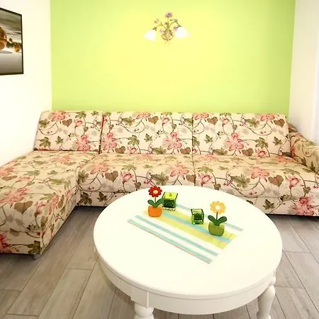 Villa-loewenstein-wohnung-3-9838 *